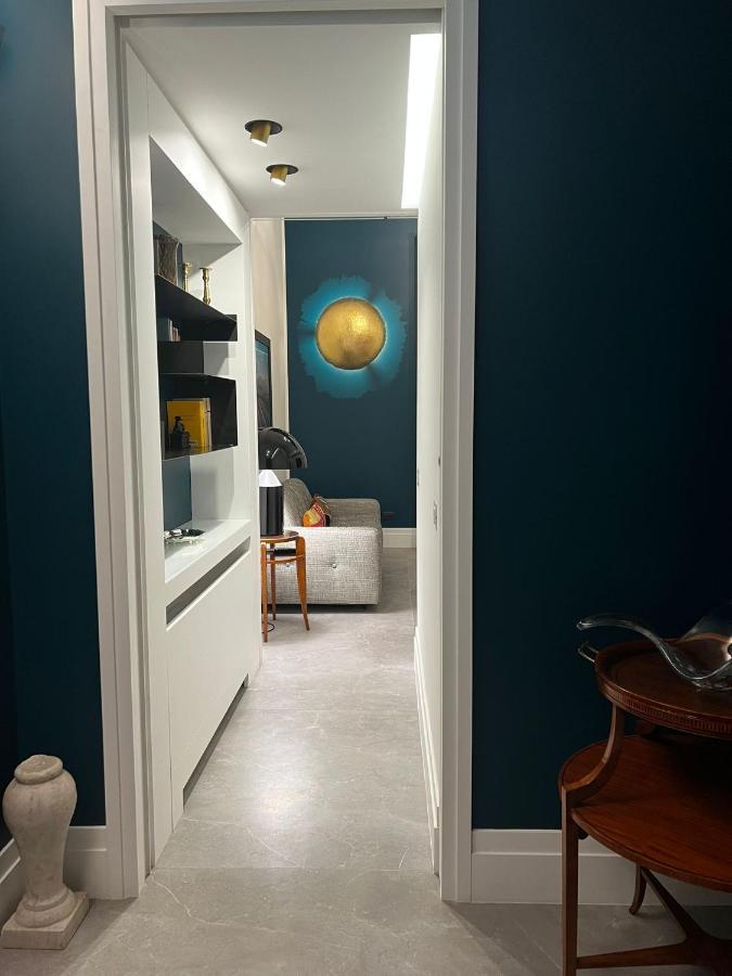 Salottino Carafa By Salotto Borbonico Apartment Naples Luaran gambar
